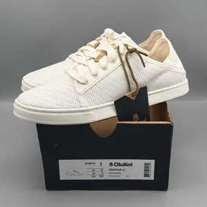 NIB OluKai Pehuea Li Lightweight Sneaker, Size 7